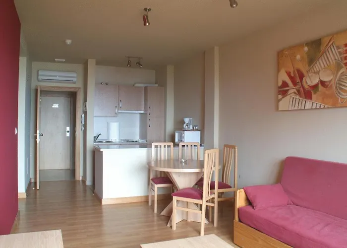 Apartamentos Mar Rovacias Comillas